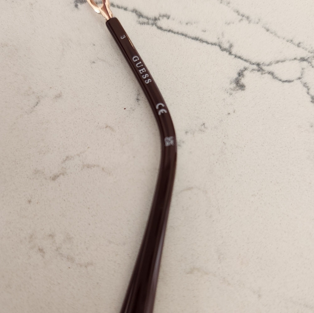 New!! || GUESS || Sunglasses, Wire Frame, Square Lenses, Wire Temple - Picture 6 of 8